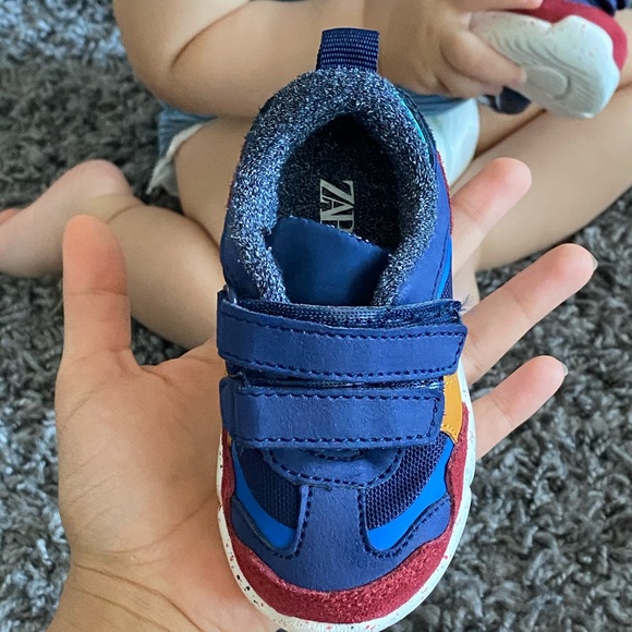 🚨Final Sale! 🚨ZARA infant contrast blue sneakers - Picture 9 of 11